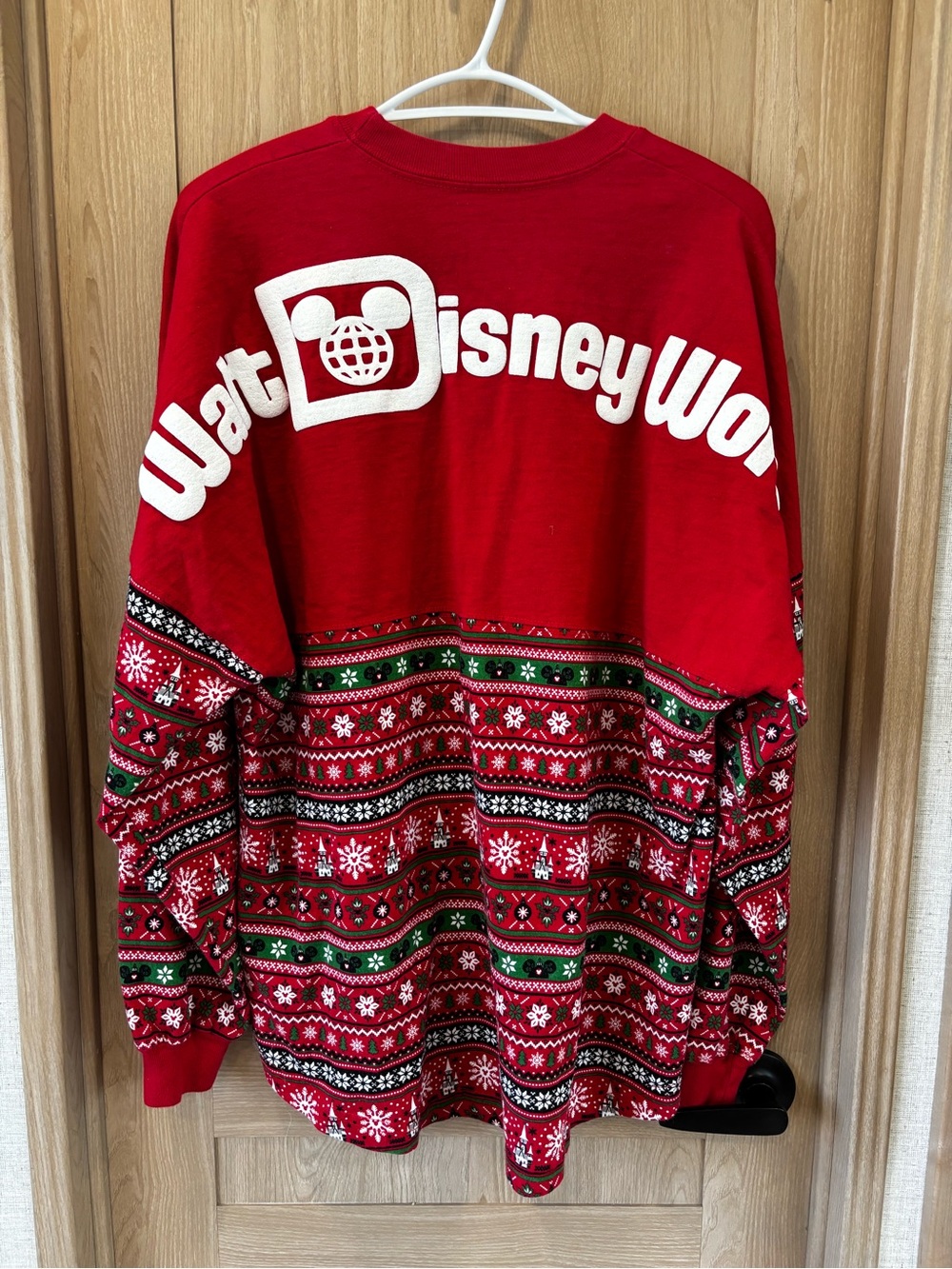 Disney Spirit Christmas Jersey Size M